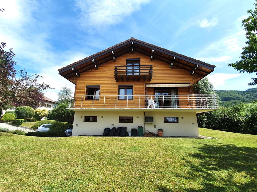 Chalet  ST CERGUES 500000€ BOUCHER IMMOBILIER